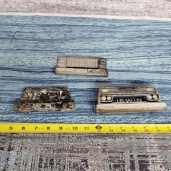 Vintage 3 pieces toy front grills 2 tin one plastic - Picture 1 of 6